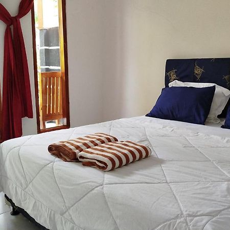 Tatasya Homestay Senaru Exteriér fotografie