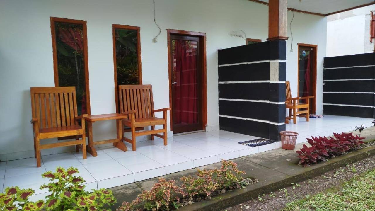 Tatasya Homestay Senaru Exteriér fotografie
