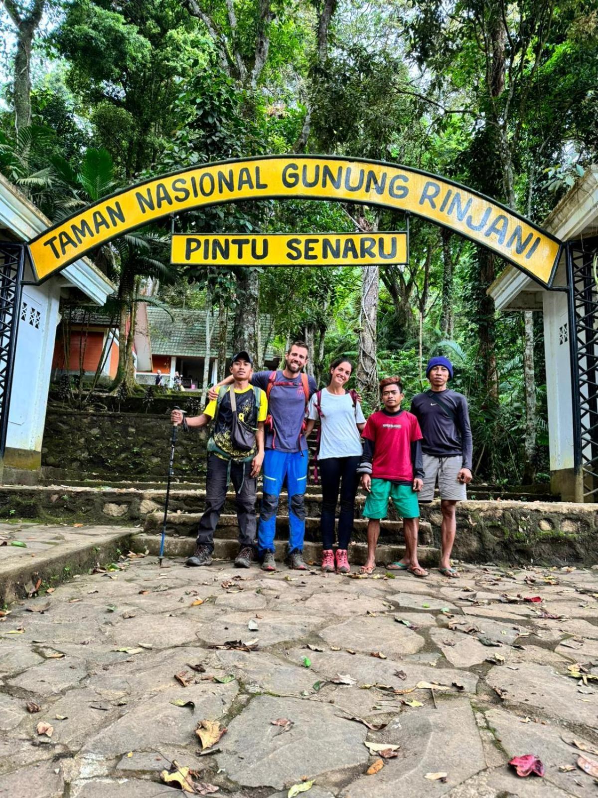 Tatasya Homestay Senaru Exteriér fotografie